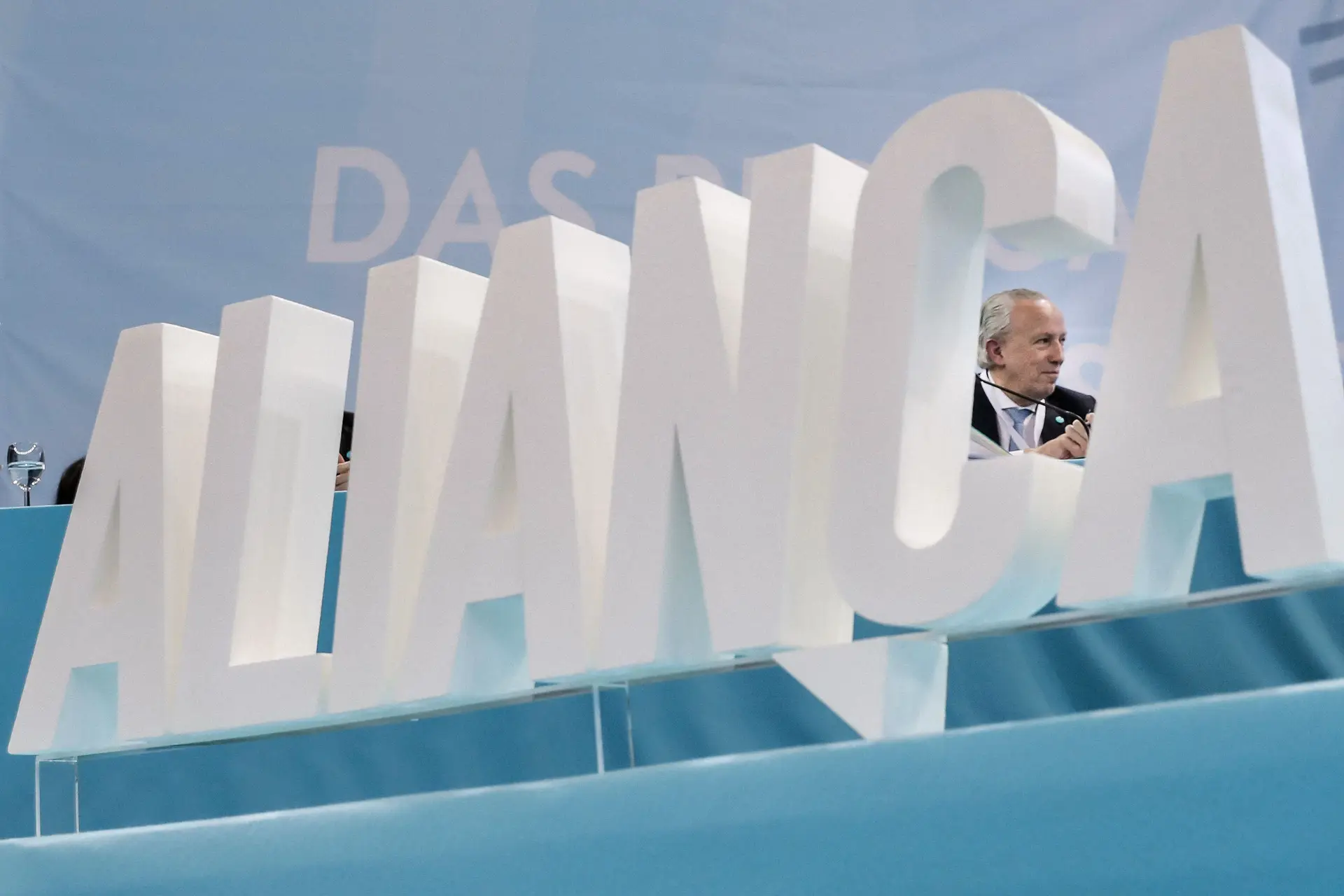 Aliança suspende vice-presidente acusado de peculato e prevaricação