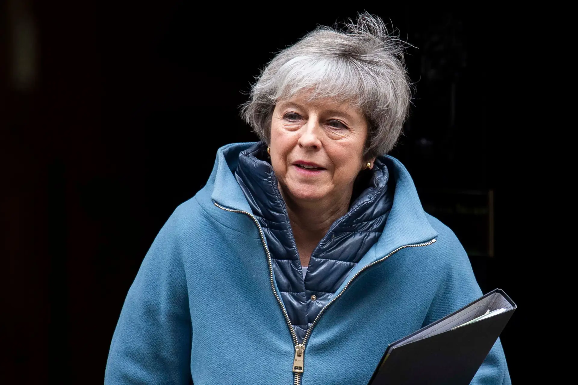 May anuncia votação do acordo do Brexit no Parlamento até 12 de março