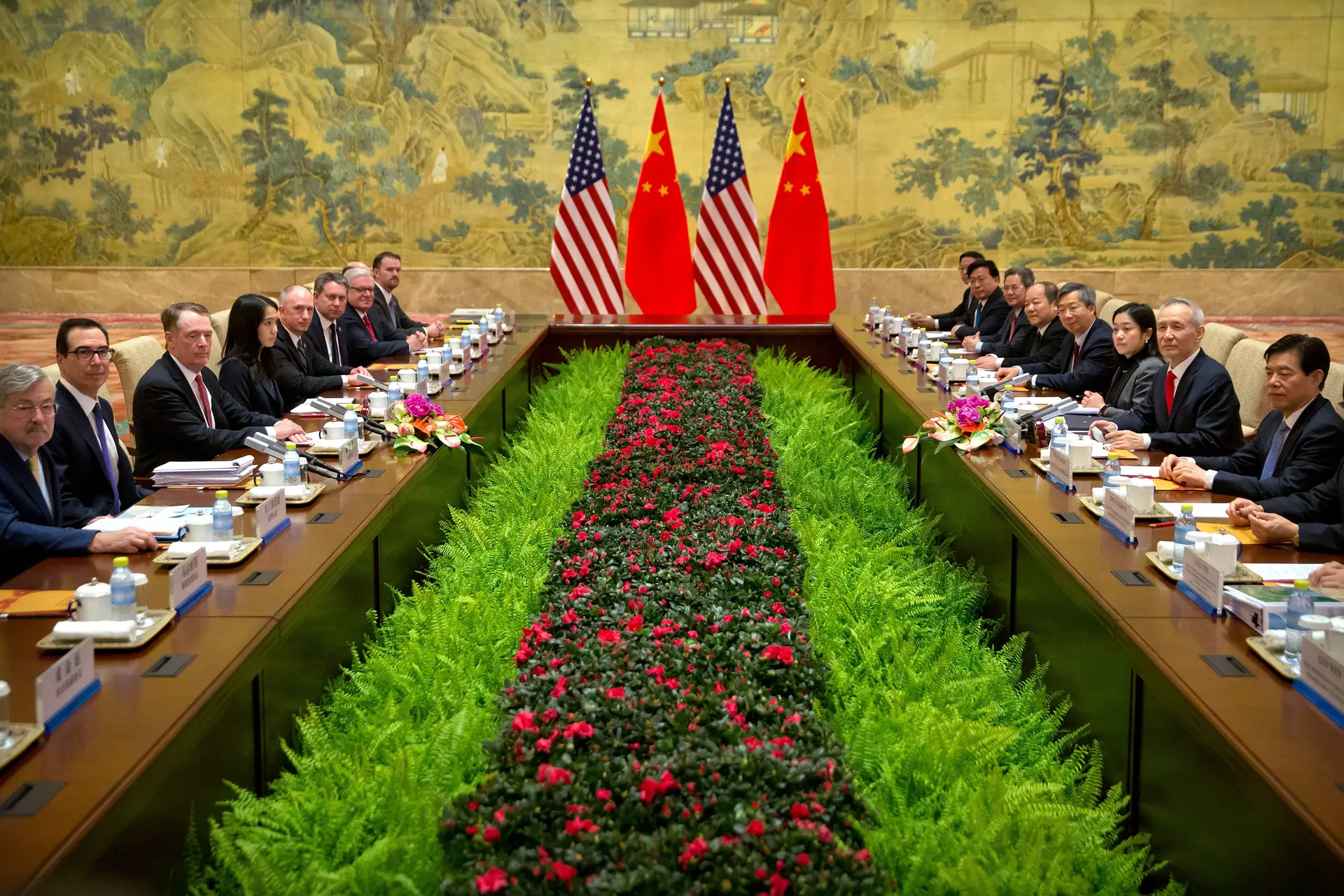 3.ª ronda negocial em Pequim para travar guerra comercial EUA-China