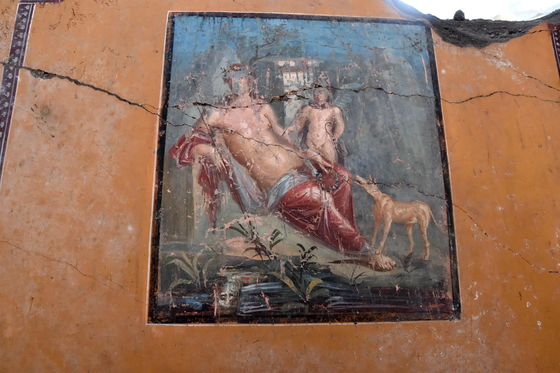 Arqueólogos descobrem fresco de Narciso em Pompeia