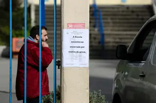 Greve da função pública com adesão de 80%