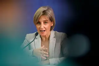 Ministra da Saúde apela a jovens médicos para que permaneçam no SNS