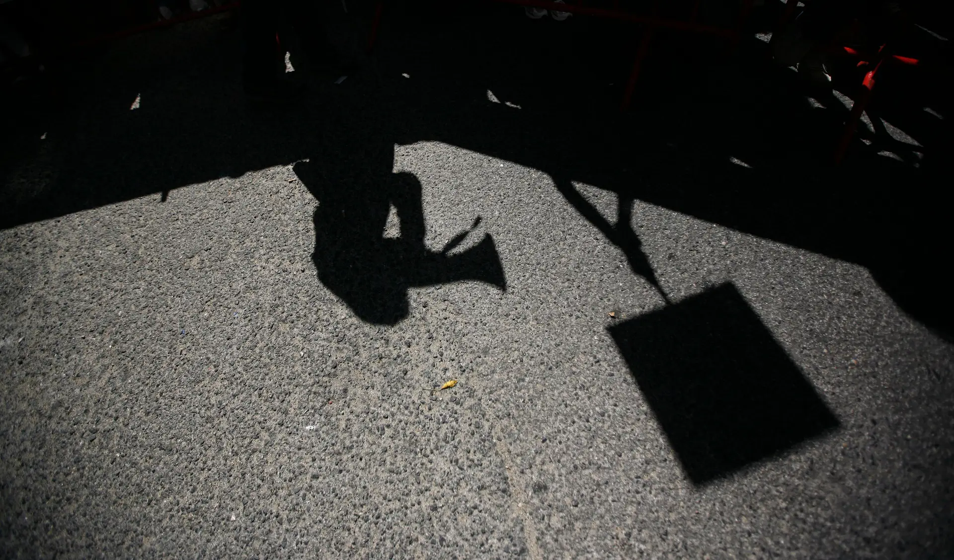 Sexta-feira também há greve dos trabalhadores administrativos do SNS