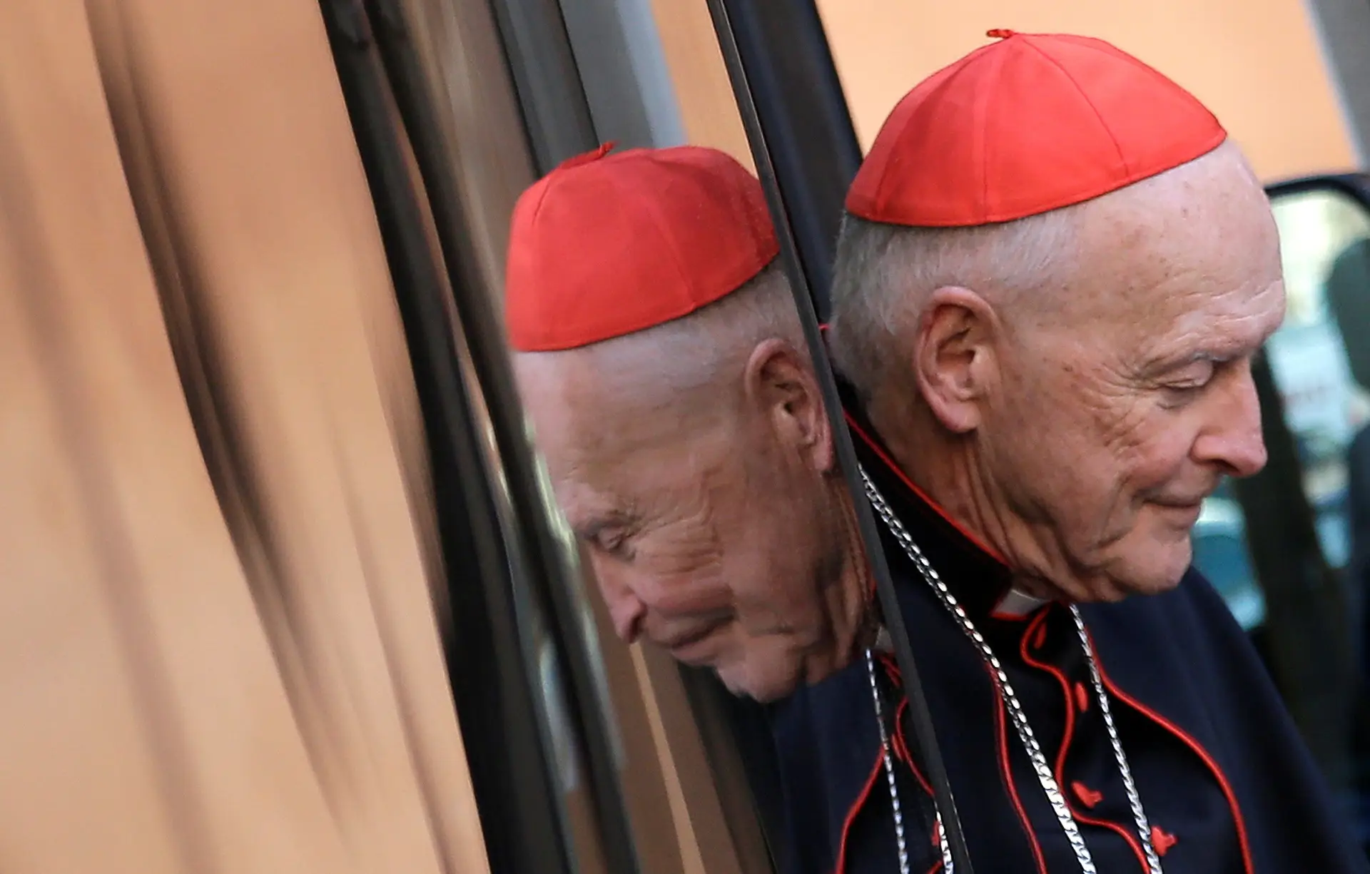 Theoder McCoric, un arzobispo, murió sin papa por acoso sexual