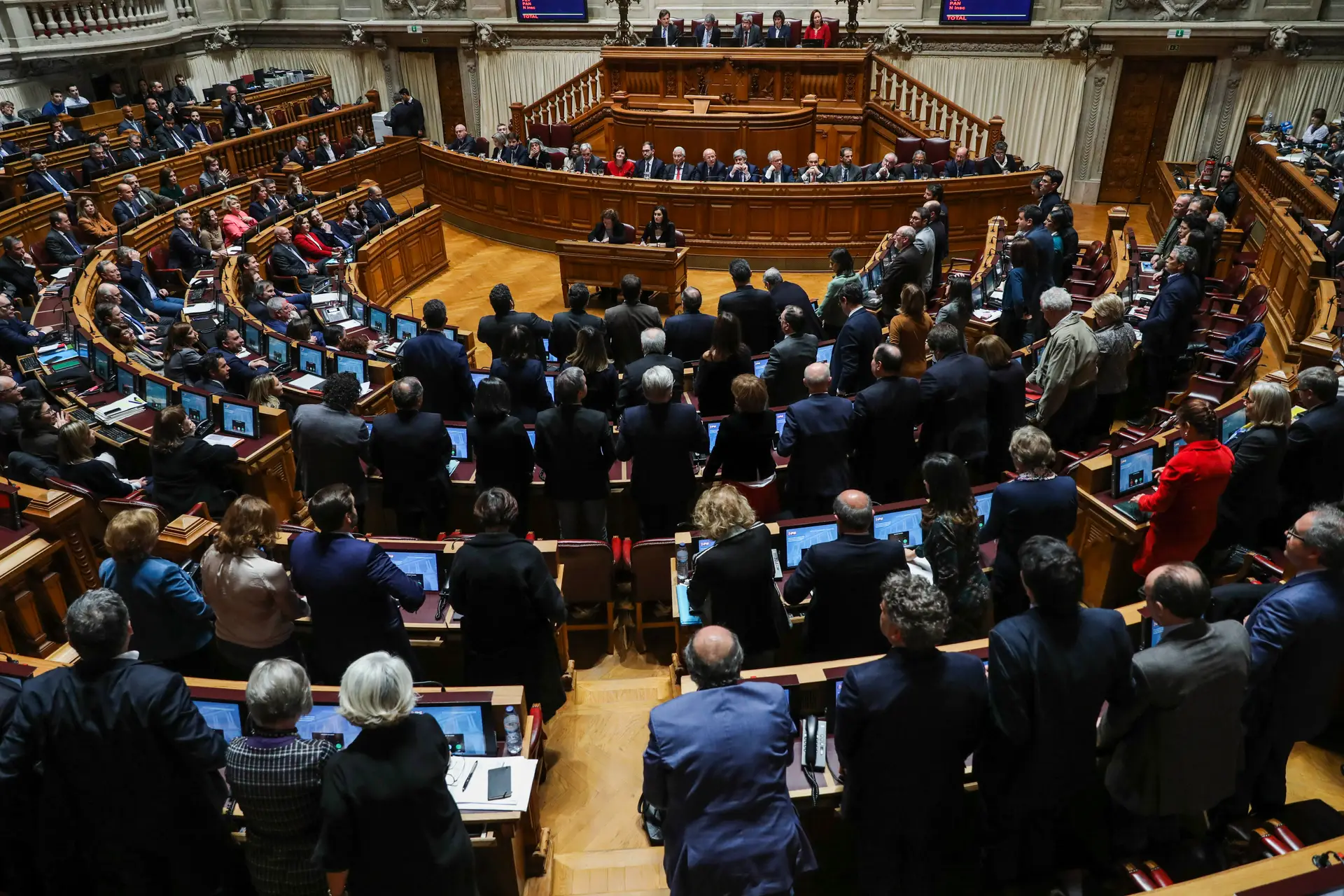 Chumbada a moção de censura ao Governo