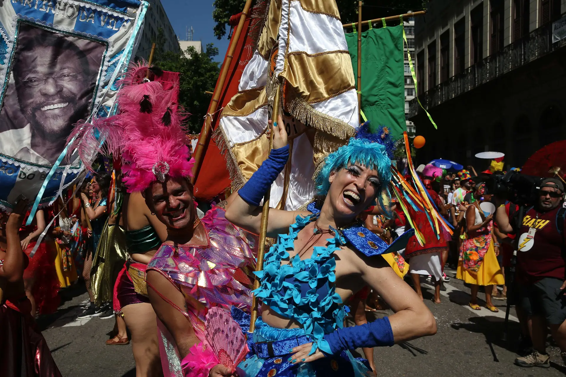 Desfiles de Carnaval já animam as ruas do Rio de Janeiro