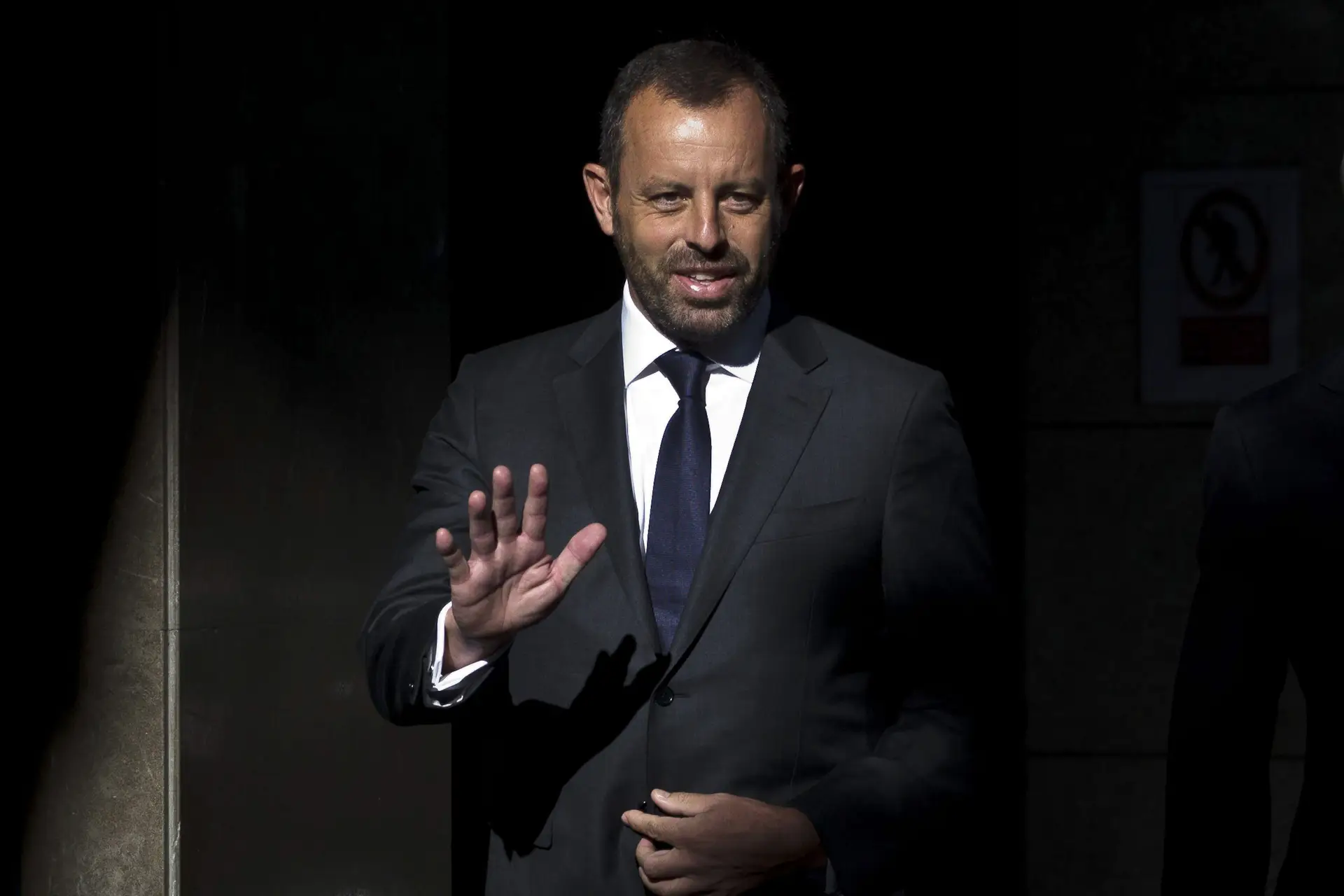 Ex-presidente do Barcelona vai aguardar julgamento em liberdade