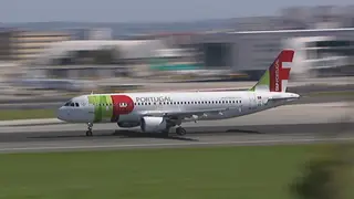 Passageiro multado em 2 mil euros por não desligar telemóvel durante voo