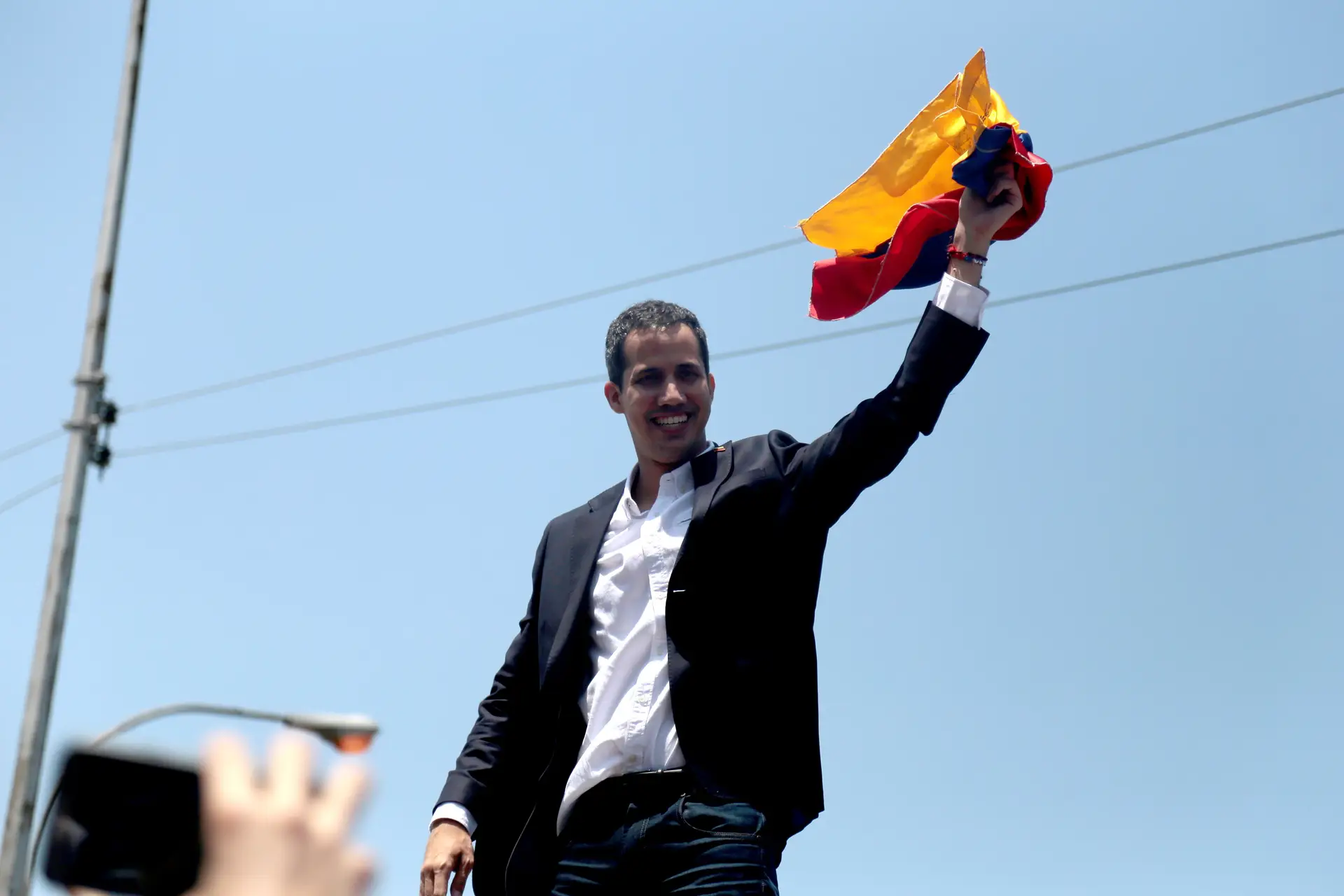Washington promete "reação rápida" a qualquer ameaça a Guaidó