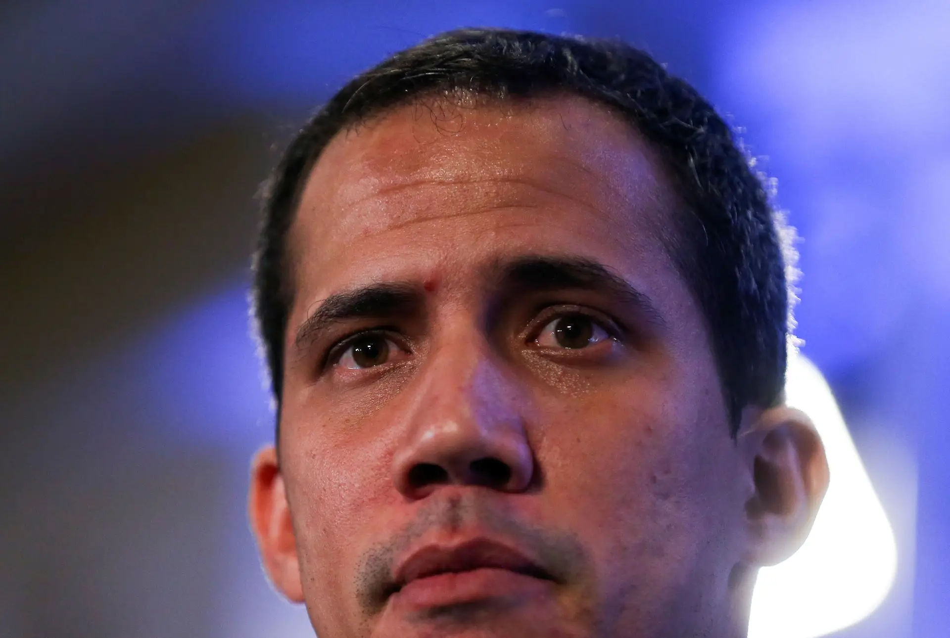 Reino Unido, Alemanha, Espanha e EUA exigem regresso seguro de Guaidó
