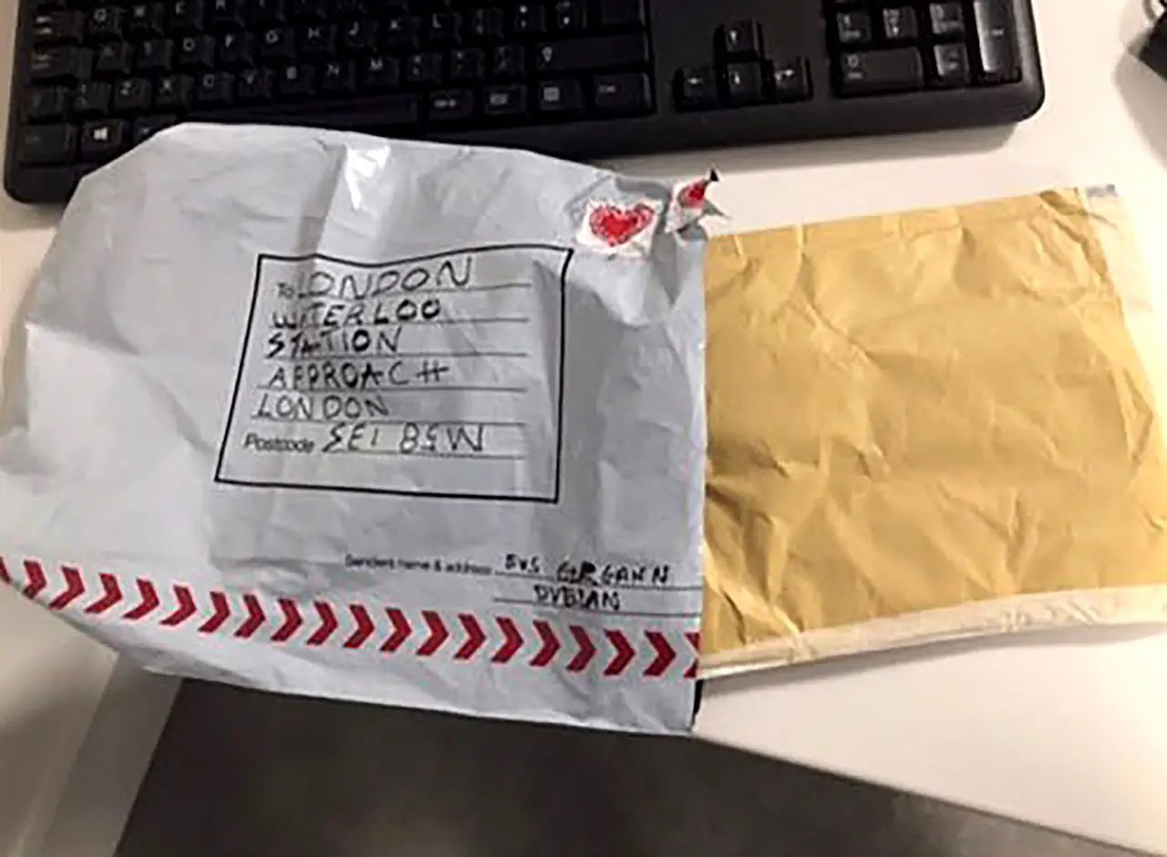 The package was sent. Wait перевод. Boykisser with pipe bomb. The package was sent. The package was sent.