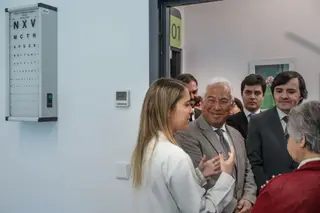 Costa recusa braço de ferro com enfermeiros