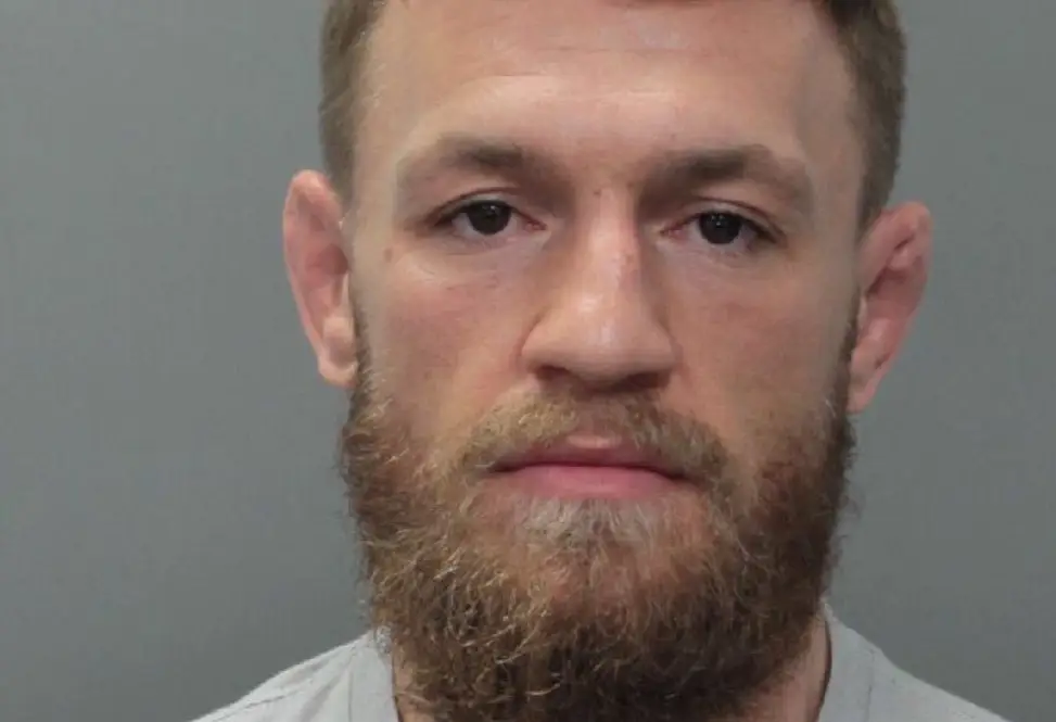 Conor McGregor detido em Miami por destruir telemóvel de fã