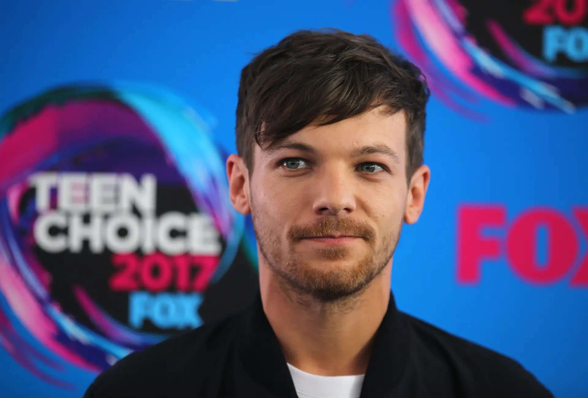 Irmã de Louis Tomlinson dos One Direction morre aos 18 anos