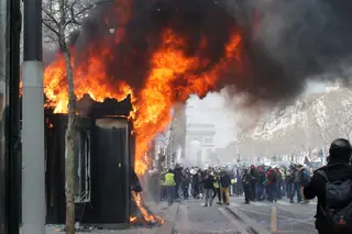 Paris a ferro e fogo no 18.º sábado de contestação dos coletes amarelos