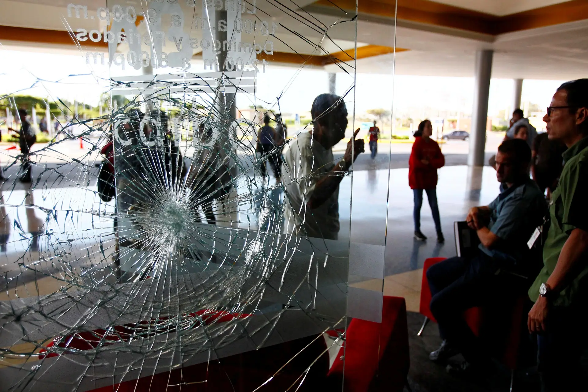 Mais de 600 detidos por saques a estabelecimentos comerciais na Venezuela