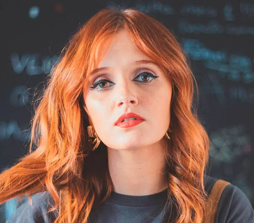 Carolina Deslands Launch "Cores No Club": 24 hours of day 24 songs