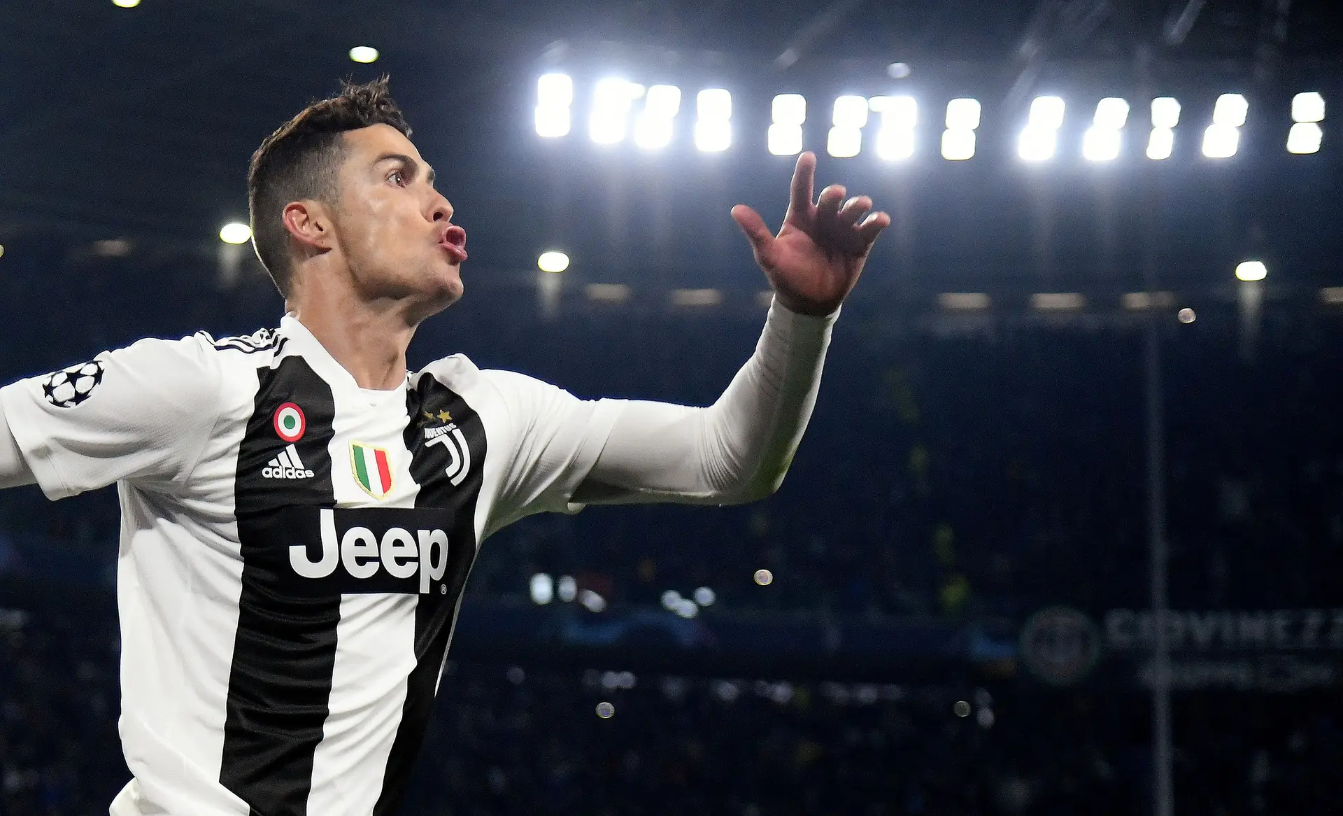 Juventus altera pré-época para evitar possível detenção de Ronaldo