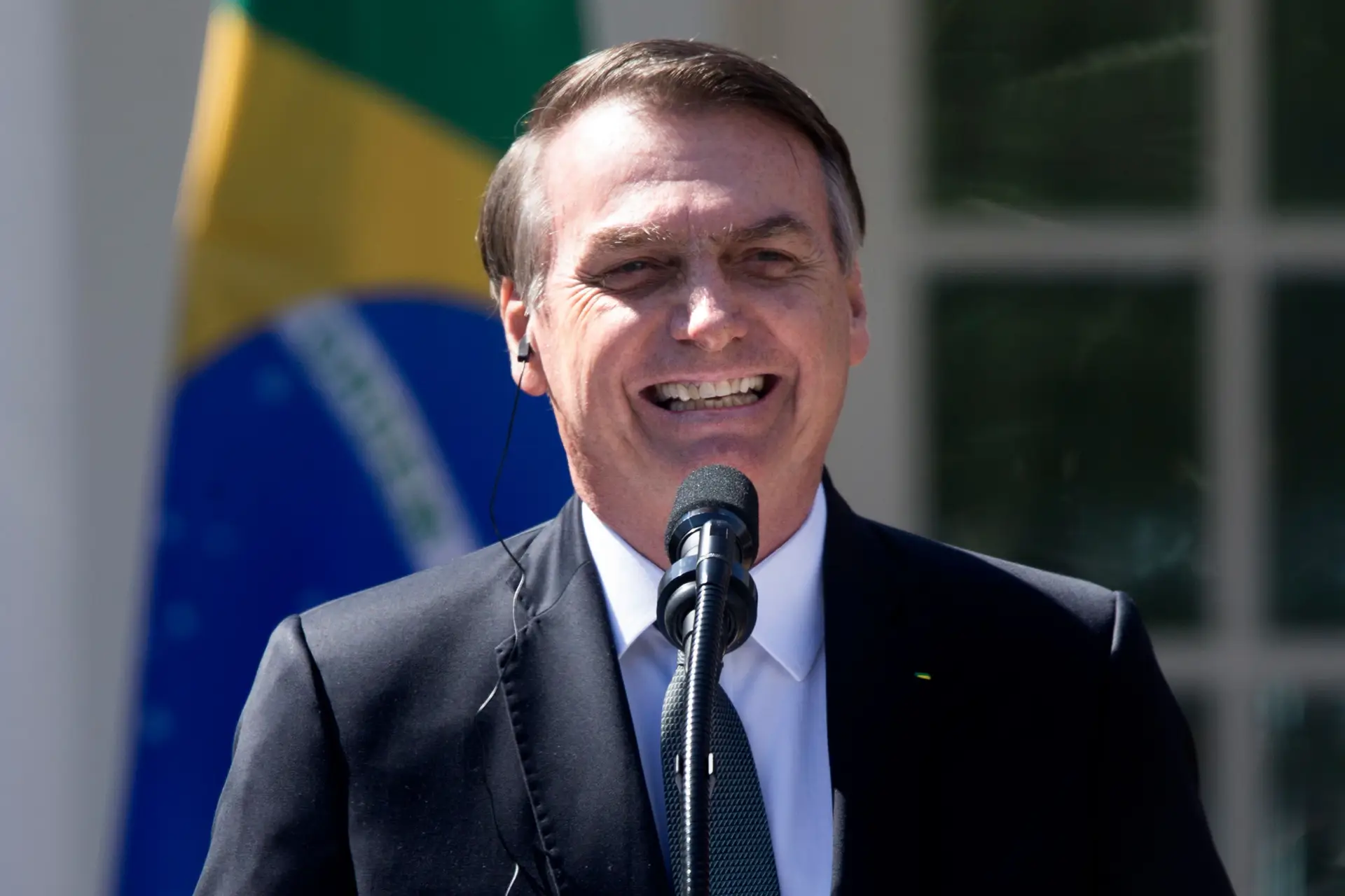 Bolsonaro ordena as "comemorações devidas" da data que deu início à ditadura militar
