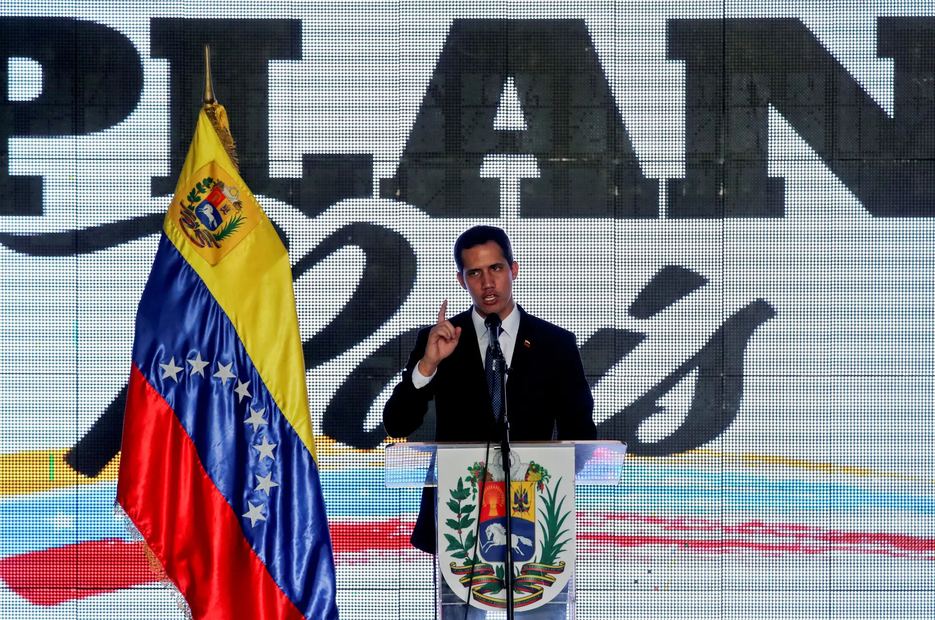 Guaidó admite pedir intervenção militar dos EUA na Venezuela