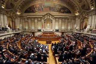 Novo Parlamento no masculino, com mais mulheres e 93 novos deputados