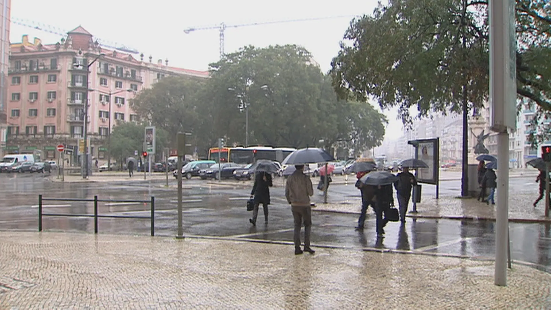 Quatro distritos sob aviso amarelo devido à chuva
