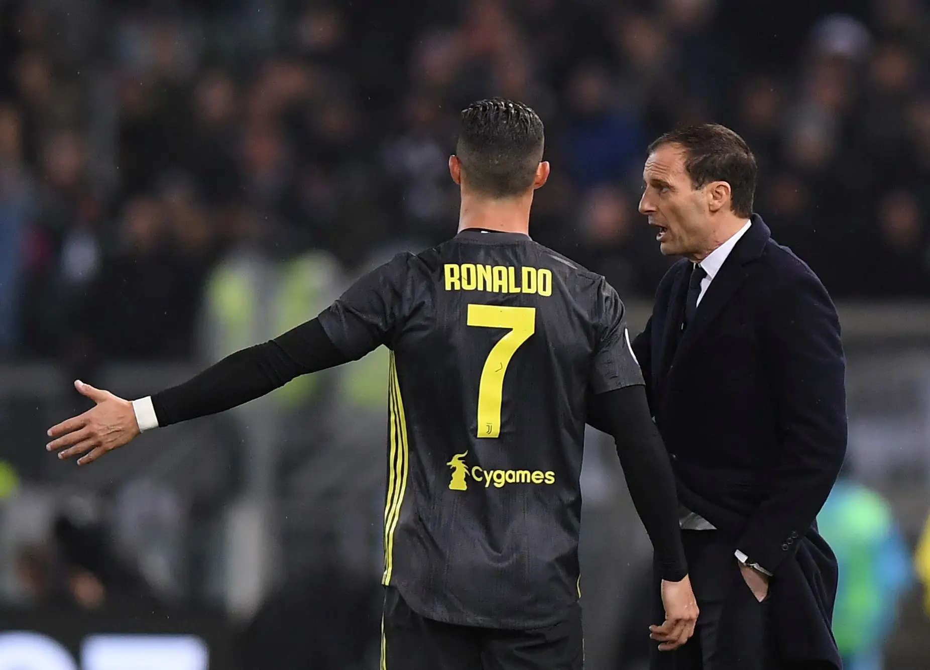 Allegri diz que existem "sinais positivos" na recuperação da lesão de Ronaldo