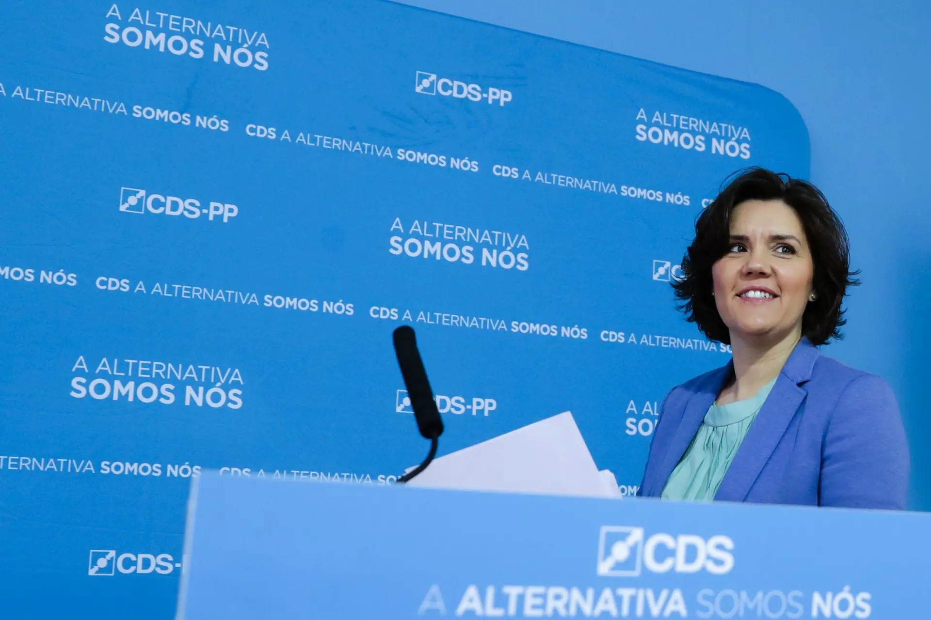 Cristas recua na votação da lei dos professores
