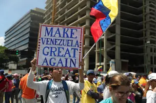 EUA dizem que ajuda de Pequim a Caracas prolonga crise no país