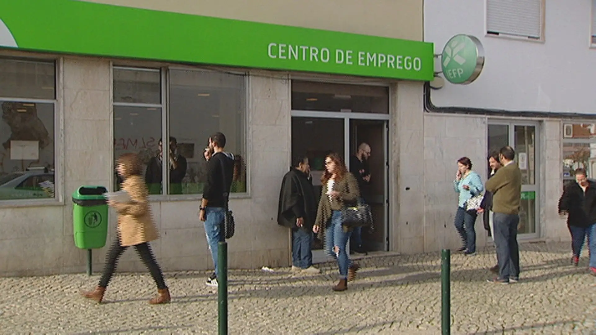 Taxa de desemprego recua para 5,7% no 2.º trimestre
