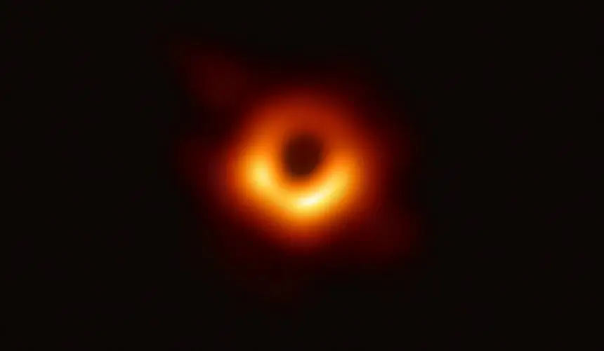 Observar um buraco negro é como ler em Paris um jornal exposto em Nova Iorque