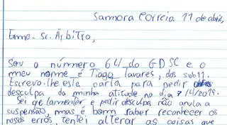 O pedido de desculpas do jogador de 11 anos ao árbitro que o expulsou