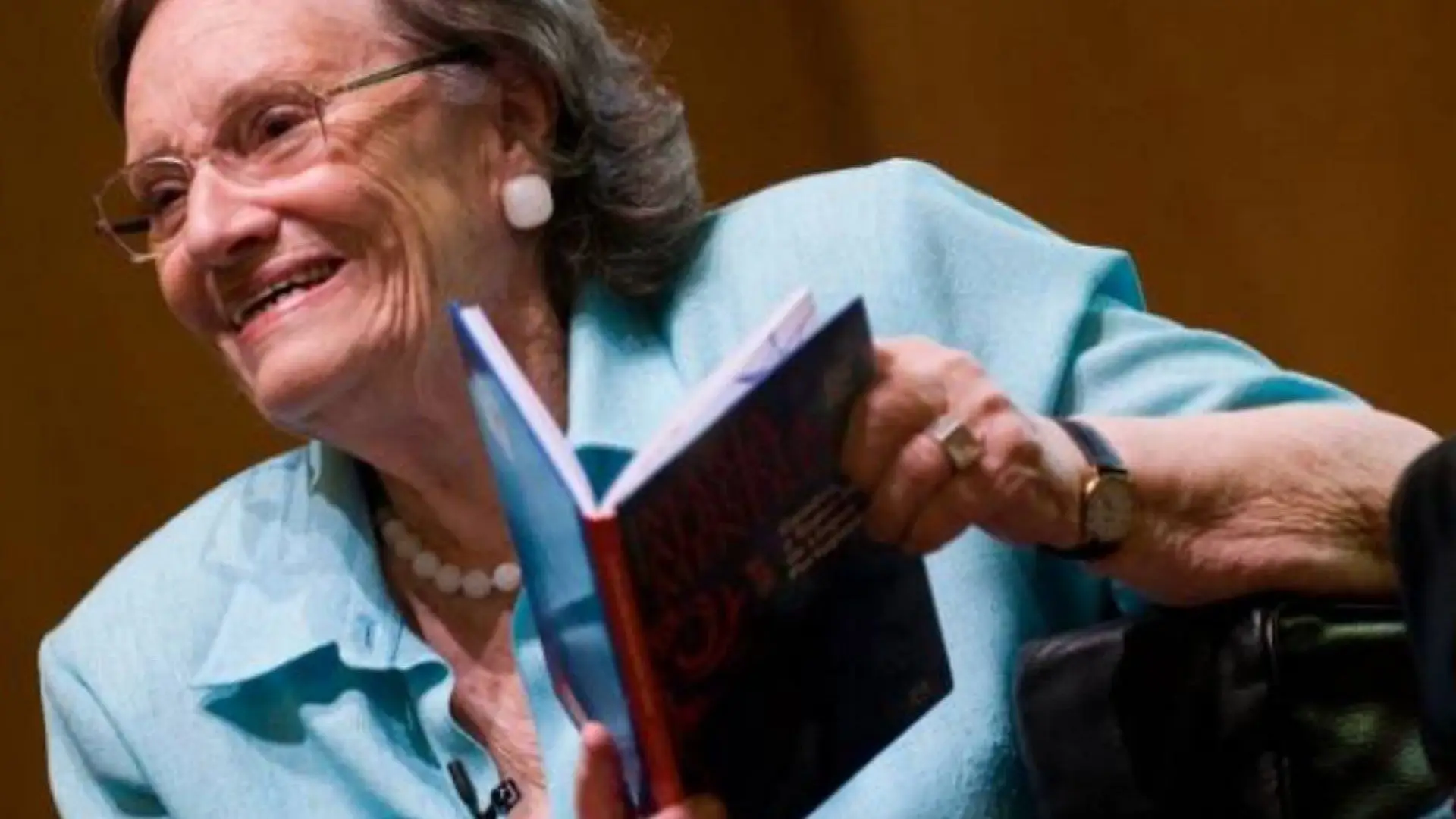 Morreu a escritora Maria Alberta Menéres