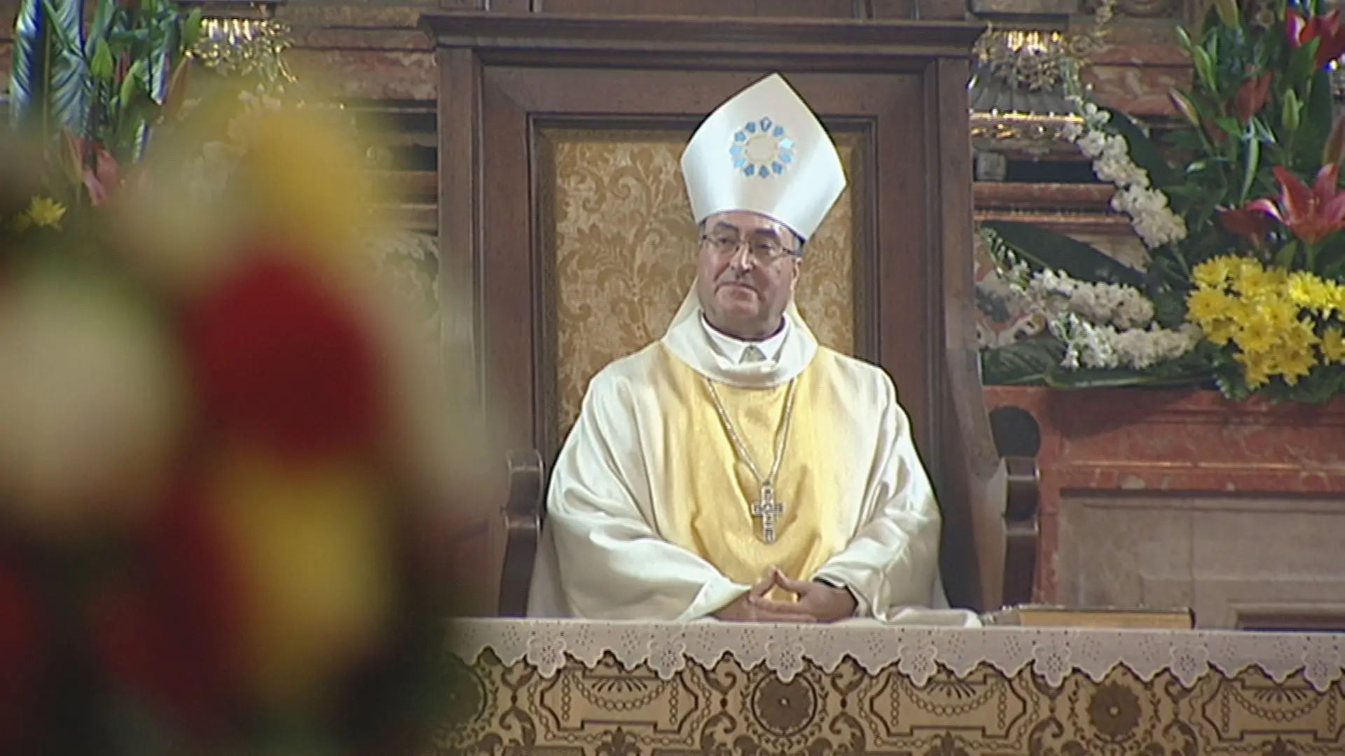 A denúncia de abuso de que o bispo Manuel Linda diz não se "recordar minimamente"