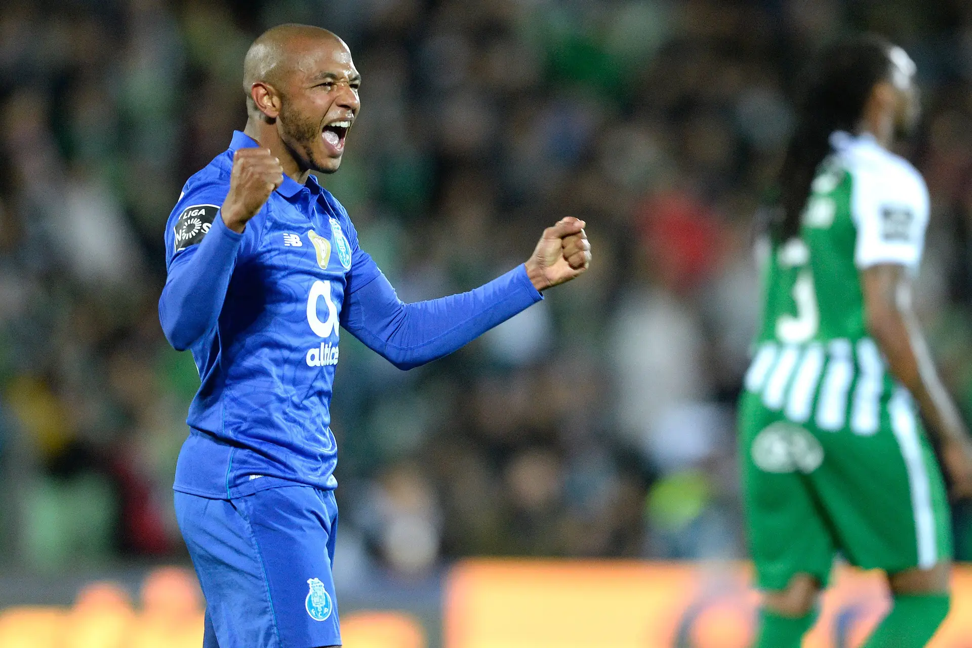 Brahimi despede-se e diz que leva a "família portista" no coração