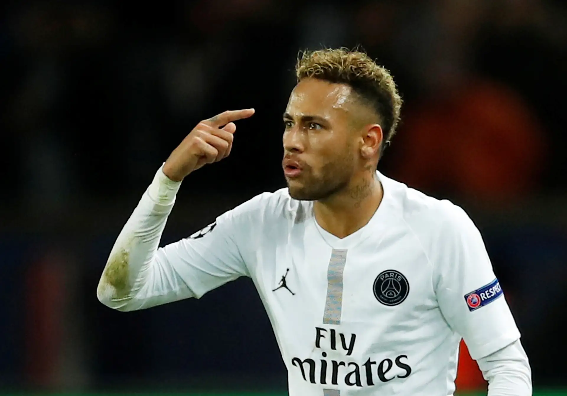 Selecionador do Brasil diz que acusação de violação contra Neymar é "assunto pessoal"