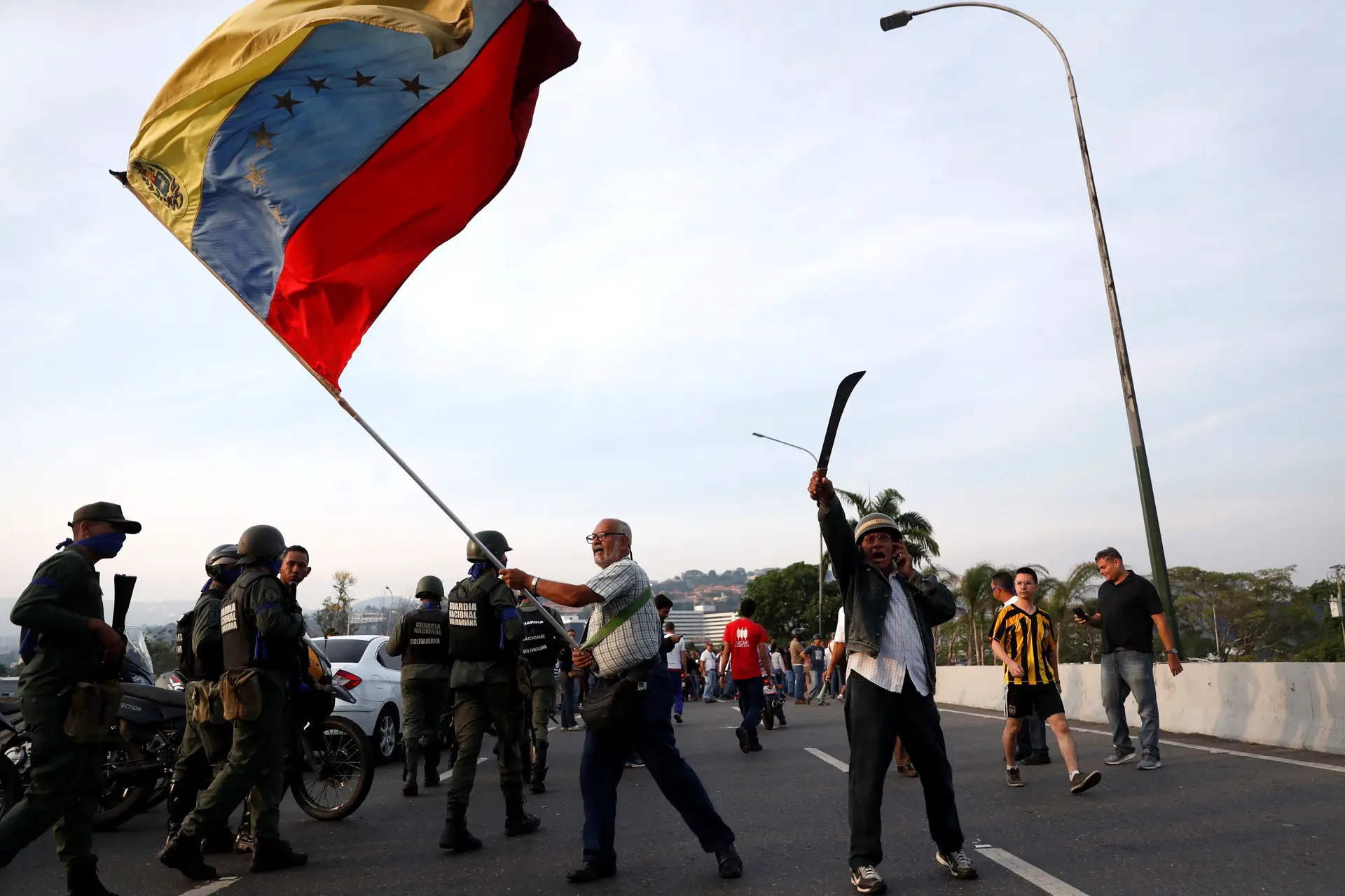 União Europeia atenta ao golpe de Estado na Venezuela
