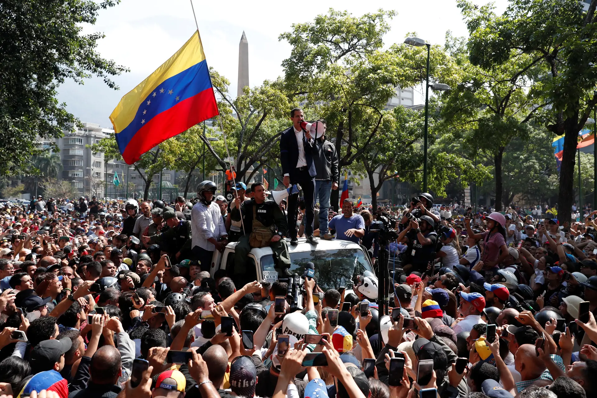 Confrontos nas ruas de Caracas