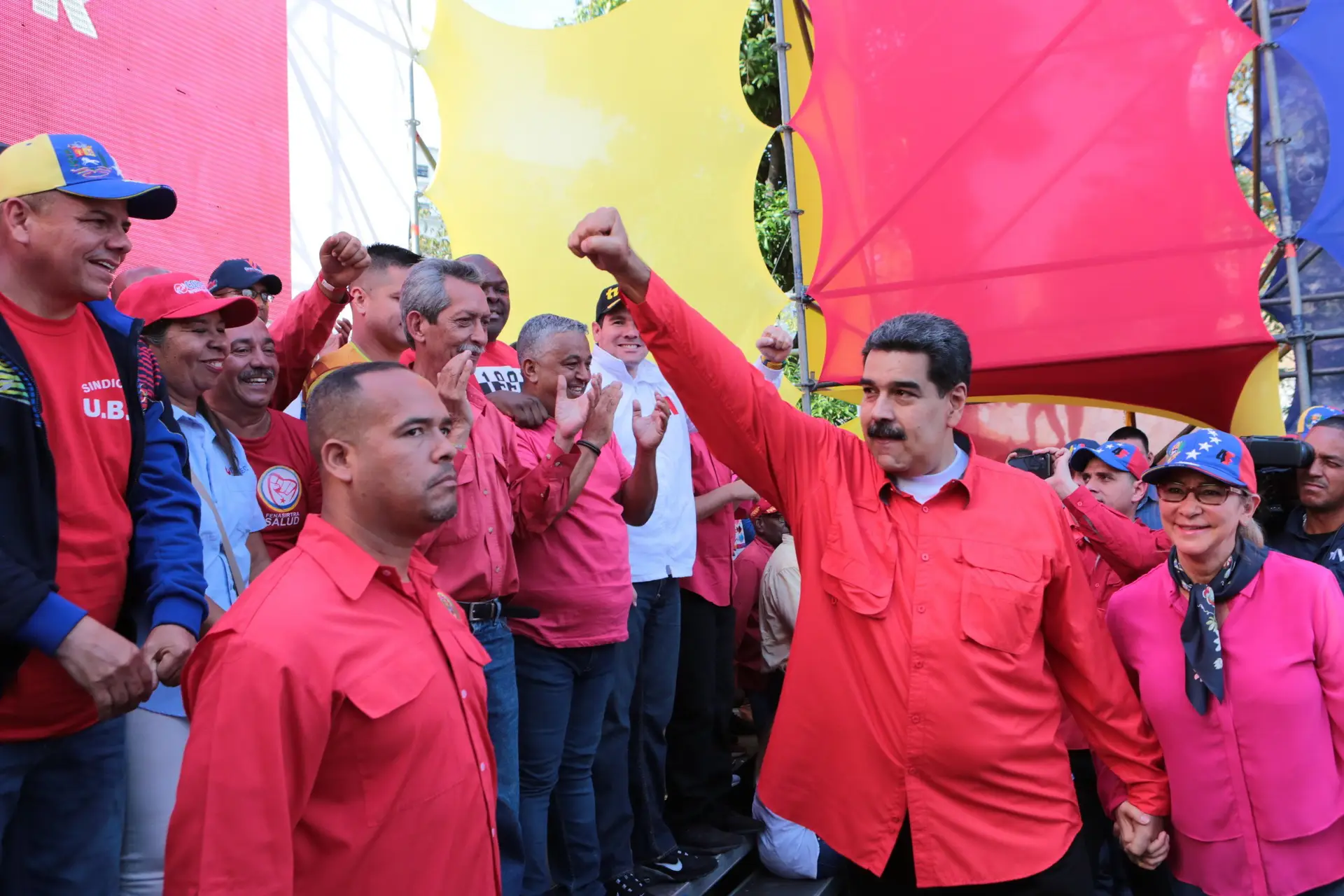 Maduro convoca venezuelanos a uma jornada de diálogo para mudar a revolução