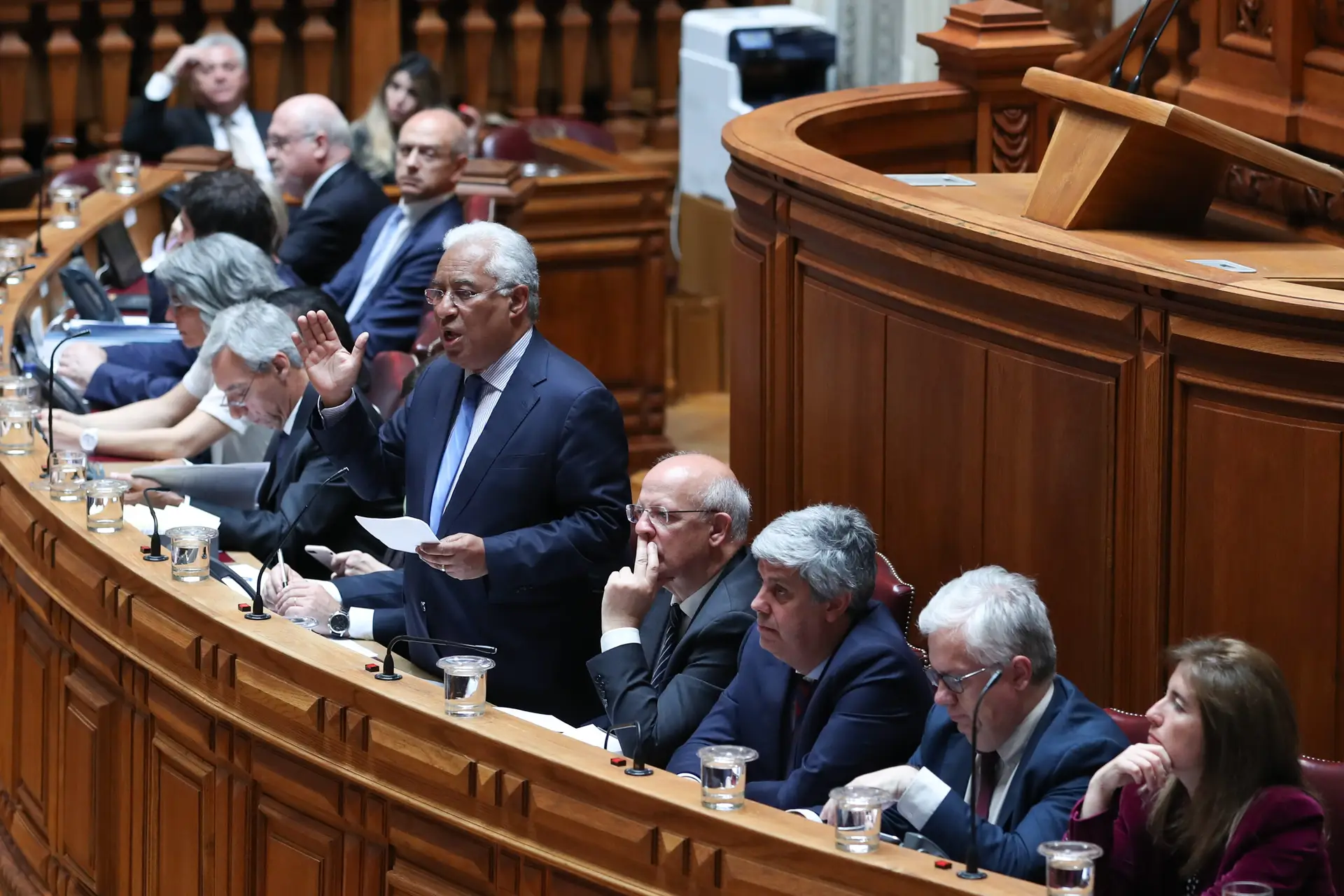 Outros negócios de familiares de governantes com o Estado