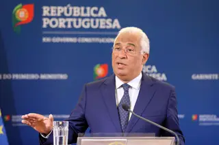 Costa fala às 15:00 após chumbo do diploma dos professores