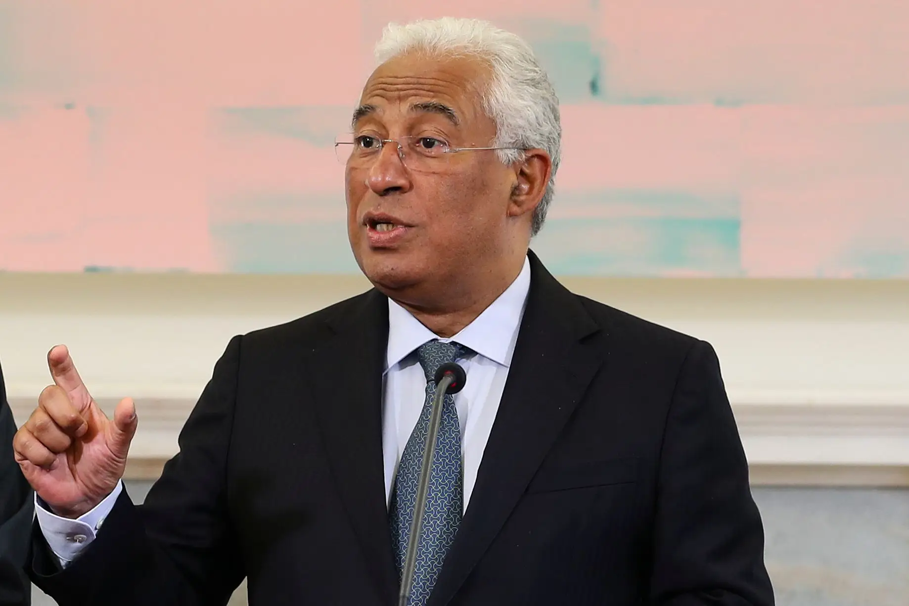 PSD, CDS e BE apresentam 65 perguntas ao primeiro-ministro sobre Tancos