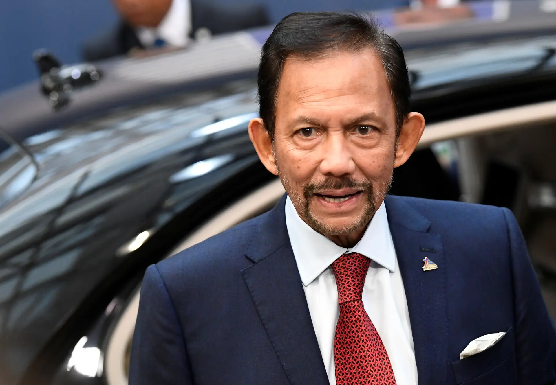 Brunei recua e adia por 20 anos pena de morte para gays e adúlteras