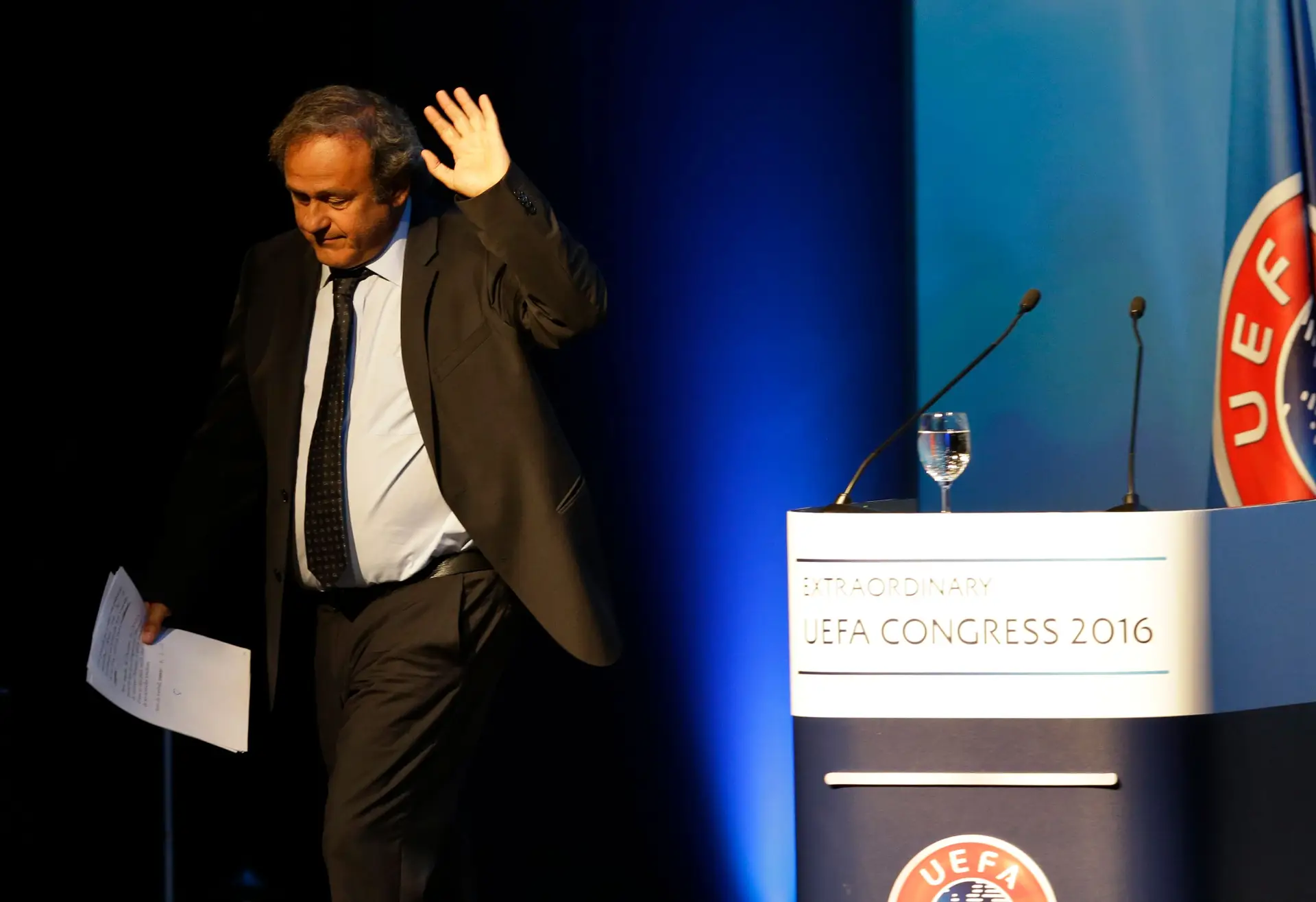 Michel Platini rejeita ter cometido qualquer ilegalidade