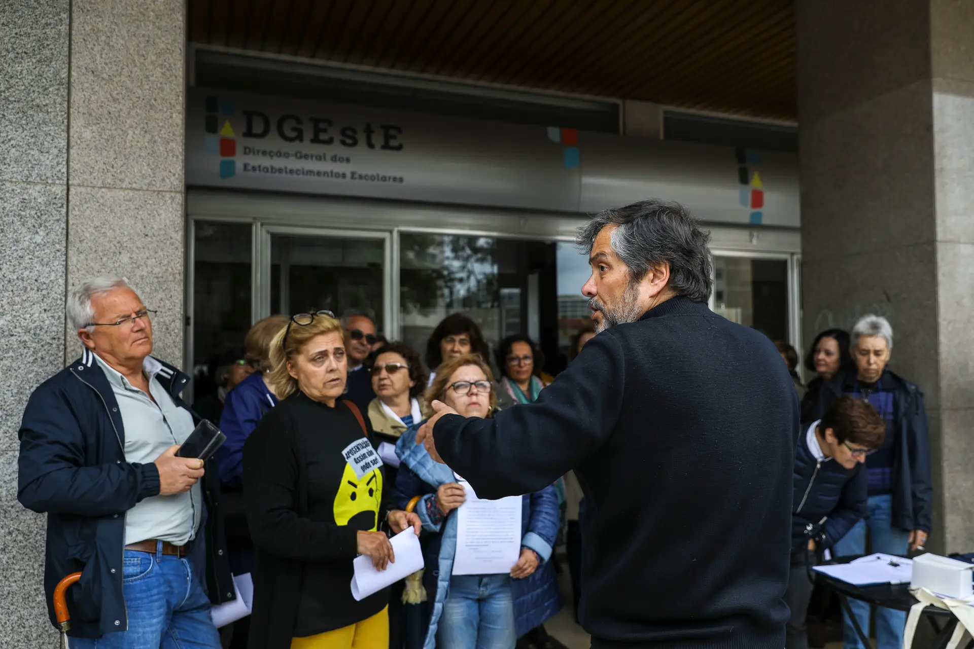 Professores manifestam-se no Porto para exigir regime específico de aposentação