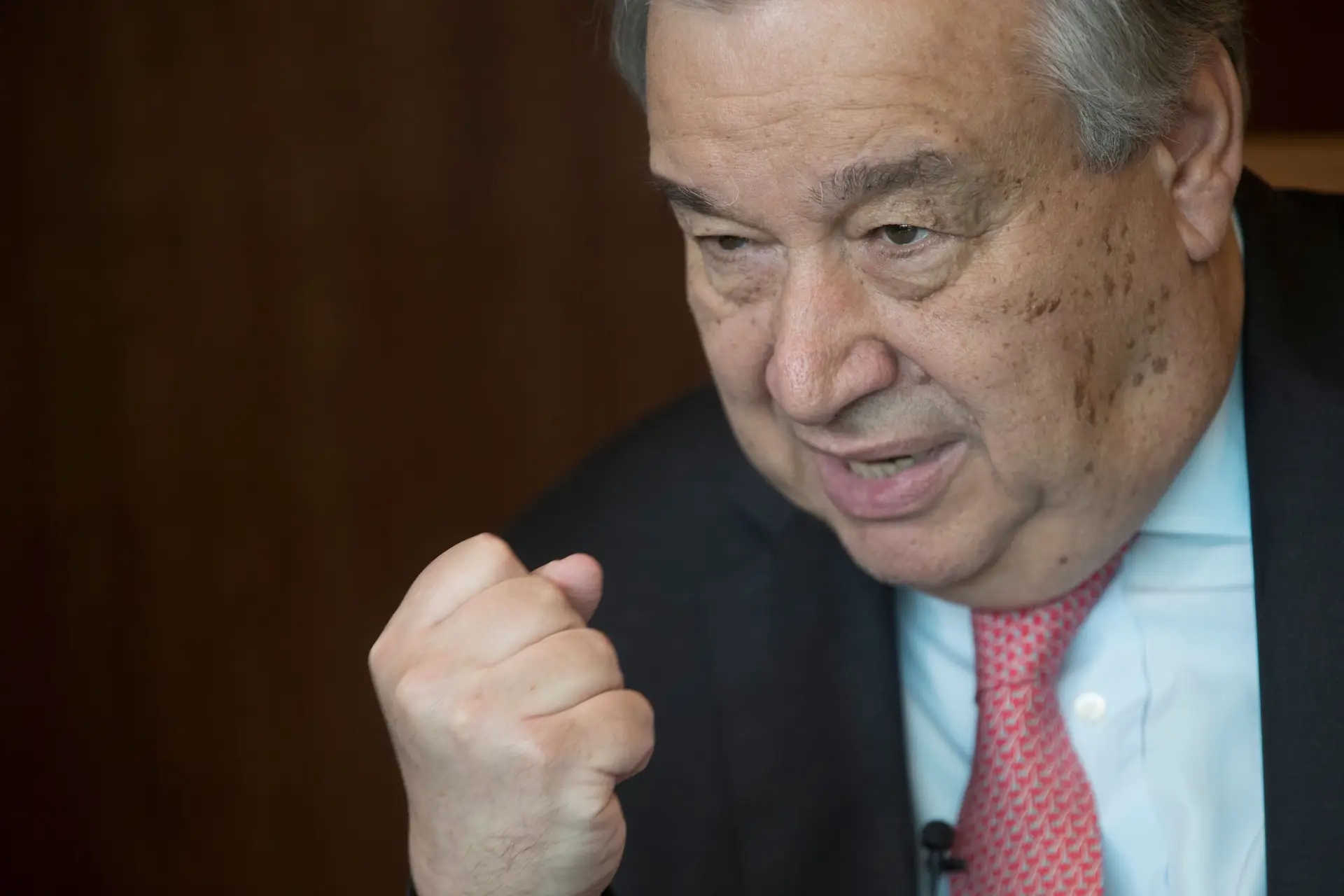 secretário-geral das Nações Unidas em entrevista sobre as combater as alterações climáticas que, segundo António Guterres  parece estar a enfraquecer