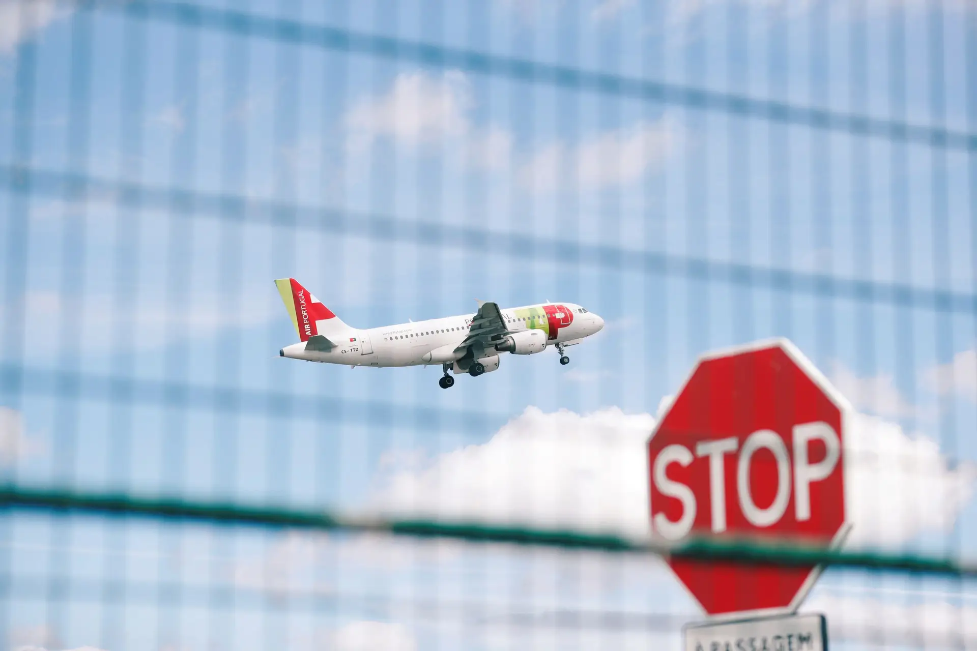 Zero quer novos impostos sobre a aviação para reduzir poluição