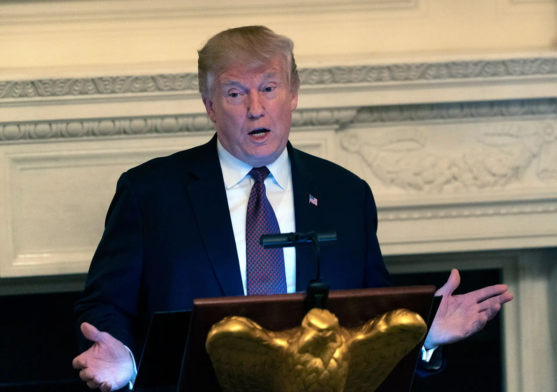 Justiça dos EUA escolhe procurador para analisar relações Trump/Rússia