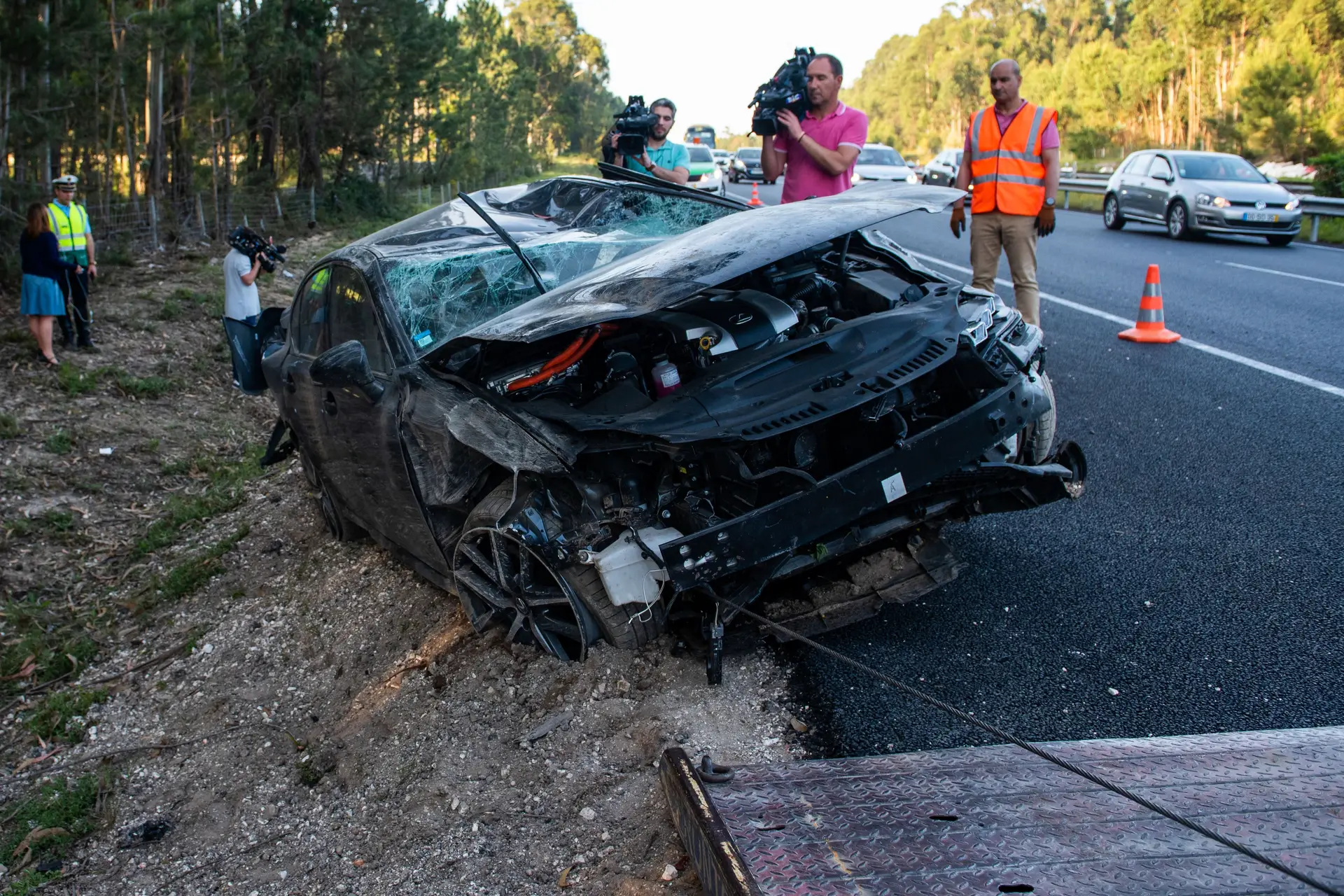 Adversários políticos desejam "rápidas melhoras" a Santana Lopes e Paulo Sande