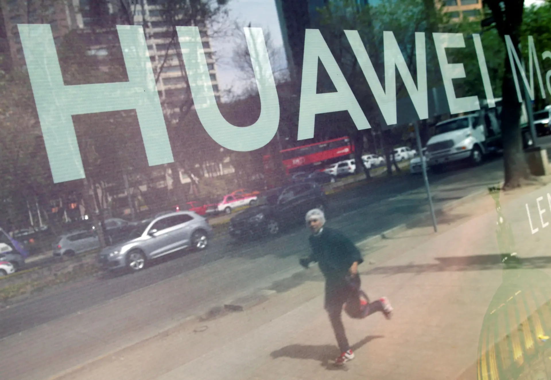 EUA ameaçam chinesa Huawei com corte no fornecimento de tecnologia